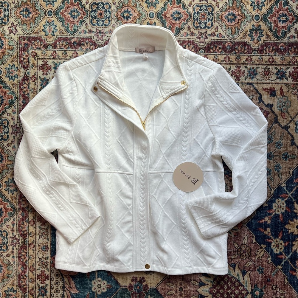 White cable knit Textured zip up top/jacket, NWT size large